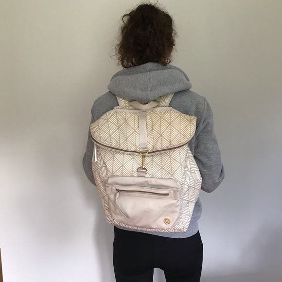 lululemon kickin it backpack
